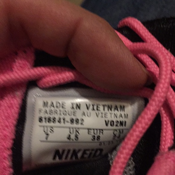 Personalized Nike iD Roshe sneakers - Picture 5 of 5